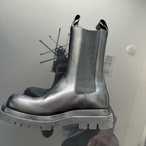 BOTTEGA VENETA Lug Chelsea Boot